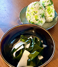 カブの酢の物とカブ菜飯